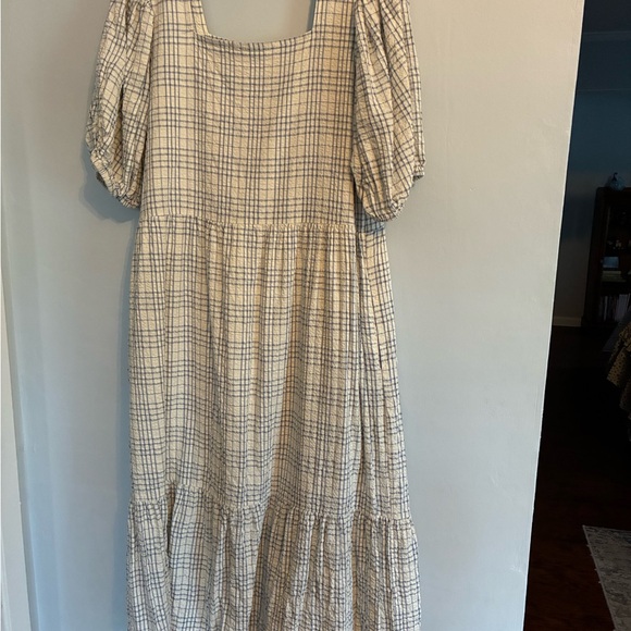 Neuflora Dresses & Skirts - Neuflora Brielle Size Large
